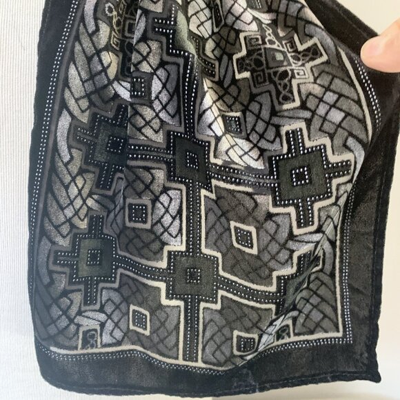 Luxurious Devoré Velvet Burnout Scarf - Black & Gray Art Deco | Unbranded - Picture 4 of 6